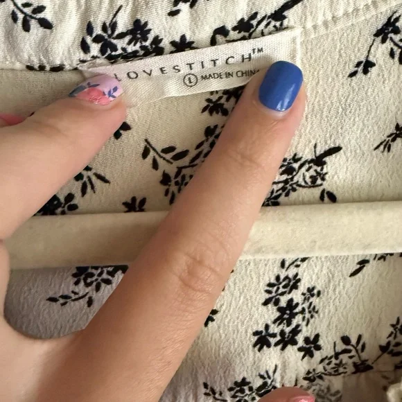 Lovestitch Black Floral Blouse - Picture 2 of 4